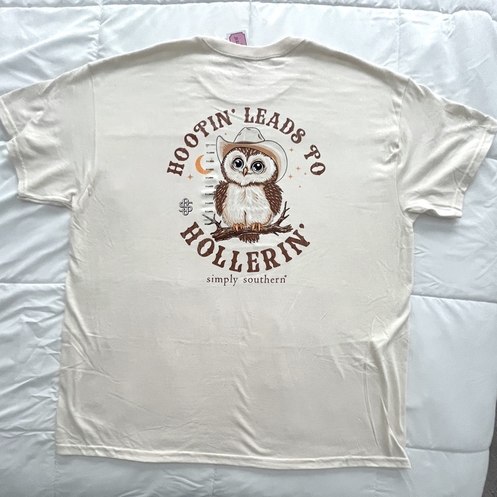 Simply Southern “Hoopin Leads To Hollerin”
Size XL. Cream